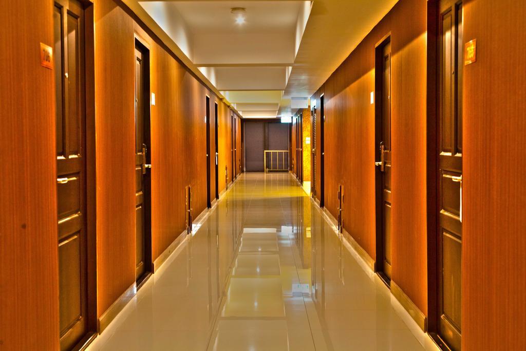 Chateau De Sukhumvit Bangkok Exterior photo