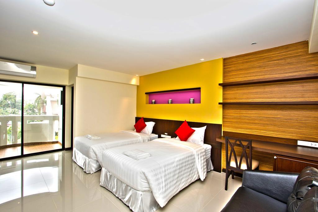 Chateau De Sukhumvit Bangkok Exterior photo